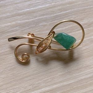 Modernist Brooch Filigree Wire Gold Tone Mid Century jade? rare Japan